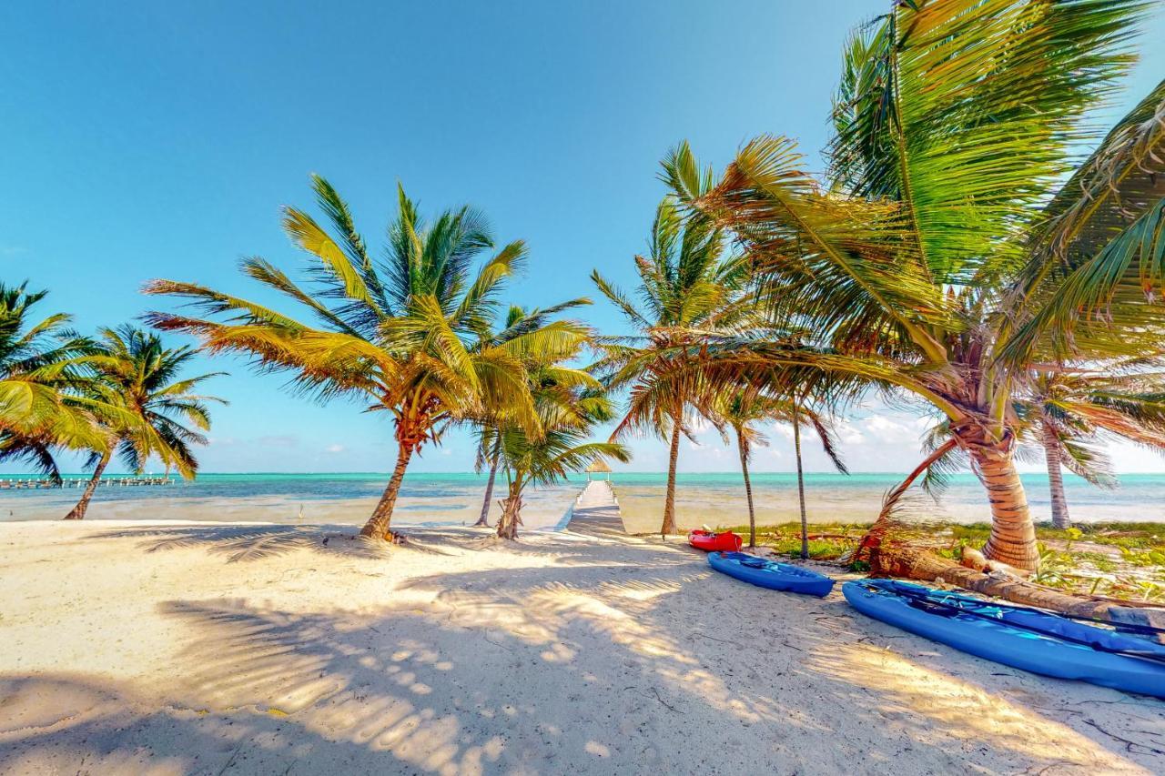 Blue Water Beach Villas San Pedro  Buitenkant foto
